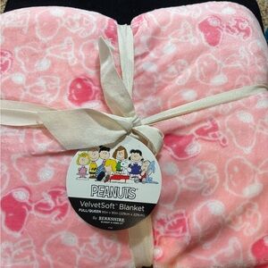 Berkshire VelvetSoft Pink Peanuts Blanket